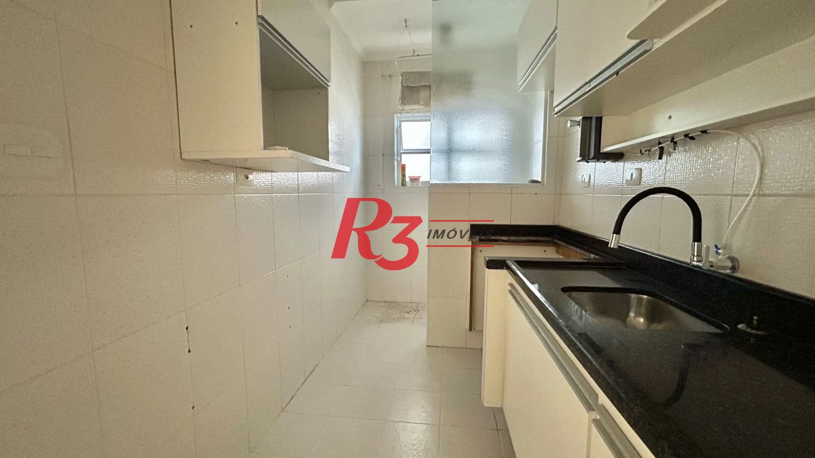 Apartamento com 2 dormitórios para alugar, 67 m² por R$ 3.950,00/mês - Gonzaga - Santos/SP