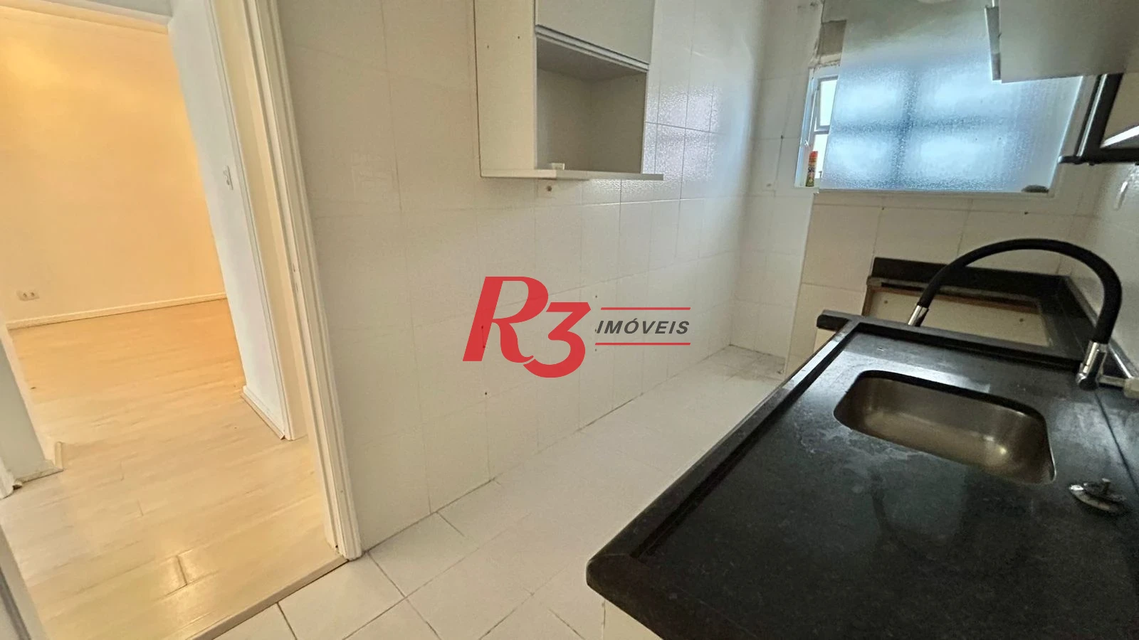 Apartamento com 2 dormitórios para alugar, 67 m² por R$ 3.950,00/mês - Gonzaga - Santos/SP