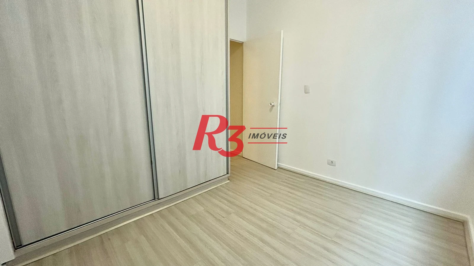 Apartamento com 2 dormitórios para alugar, 67 m² por R$ 3.950,00/mês - Gonzaga - Santos/SP