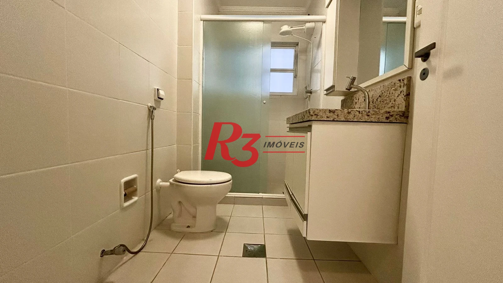 Apartamento com 2 dormitórios para alugar, 67 m² por R$ 3.950,00/mês - Gonzaga - Santos/SP