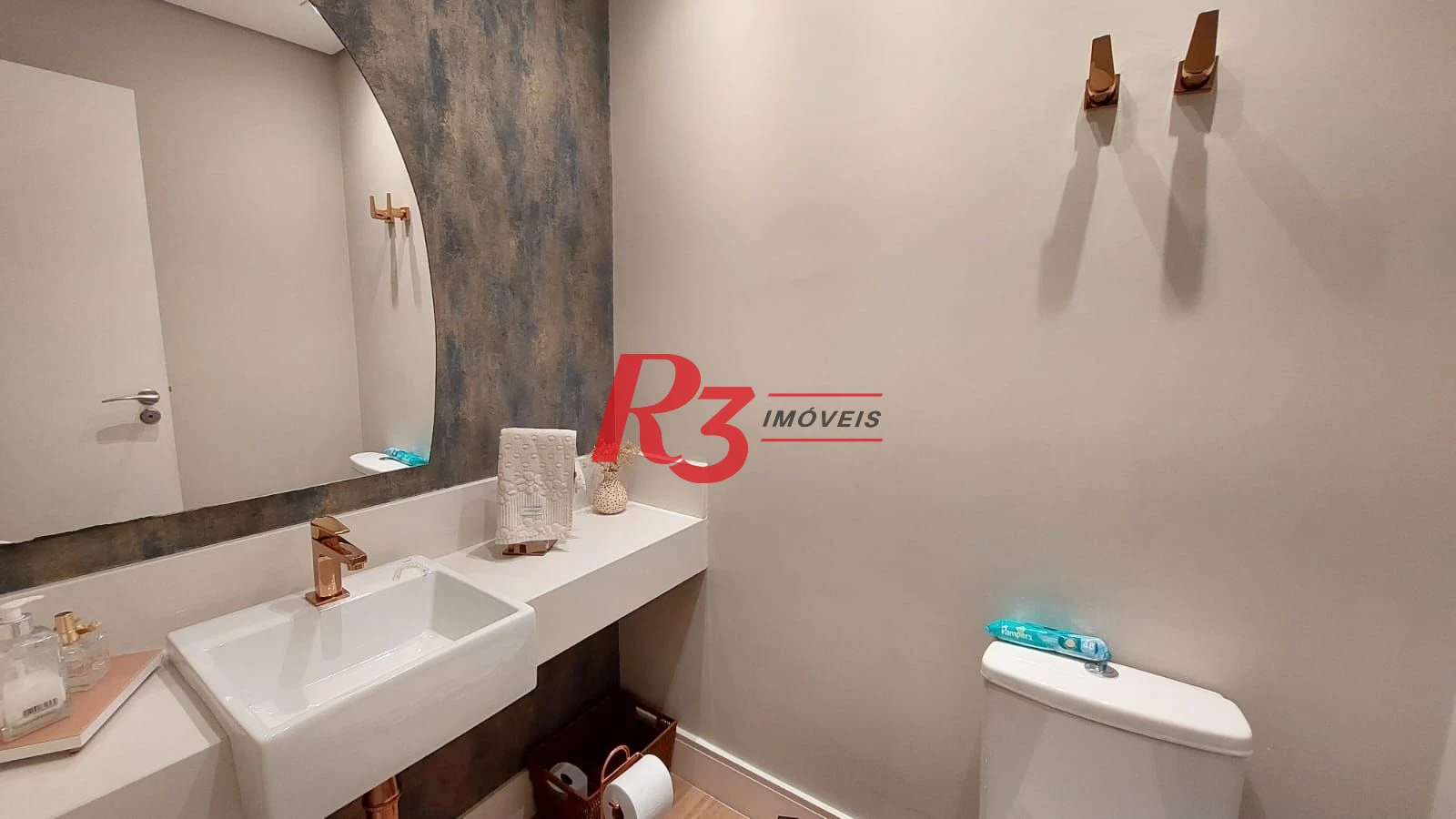 APARTAMENTO ALTO PADRÃO À VENDA NO BAIRRO DA APARECIDA EM SANTOS/SP