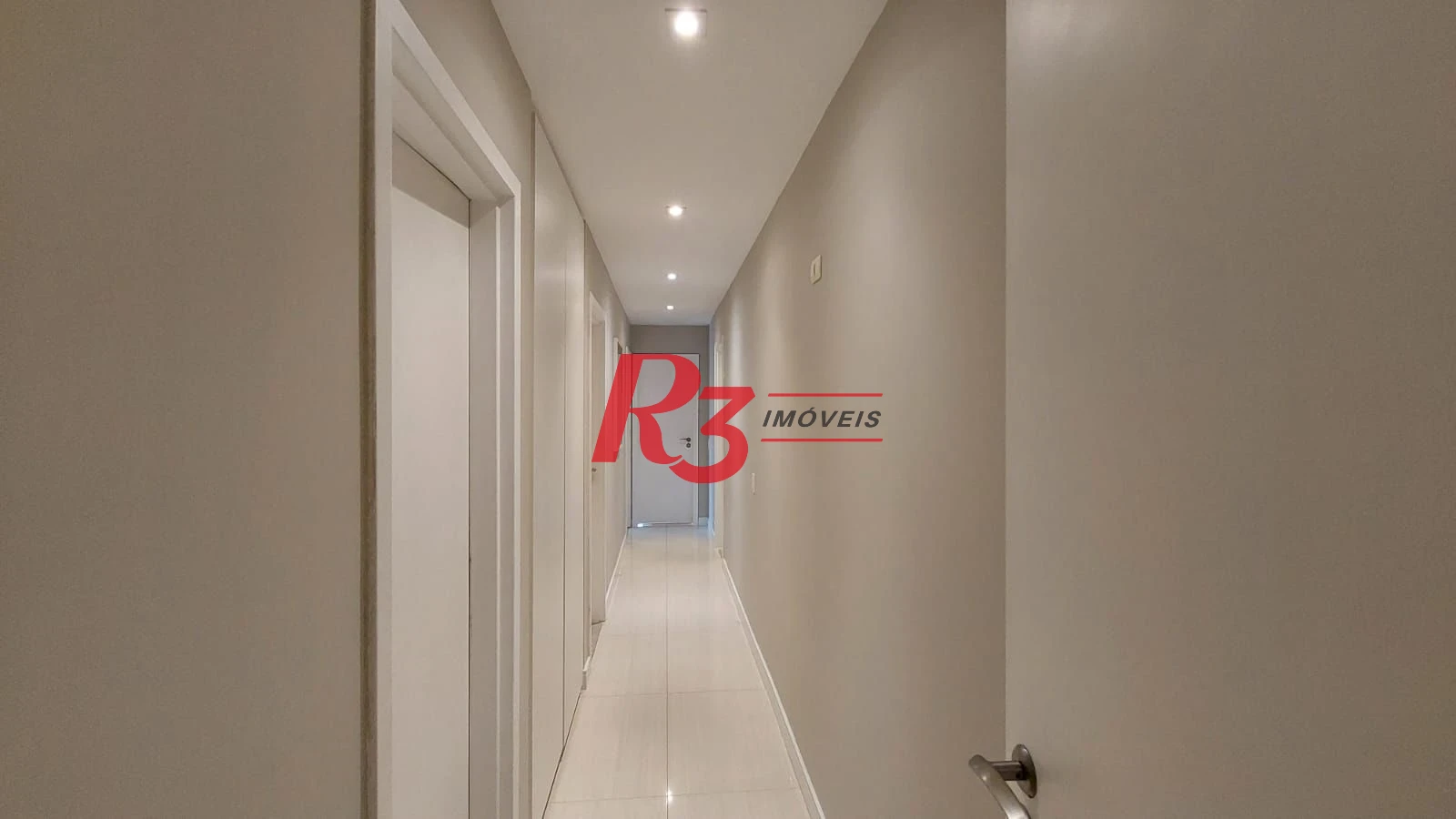 APARTAMENTO ALTO PADRÃO À VENDA NO BAIRRO DA APARECIDA EM SANTOS/SP