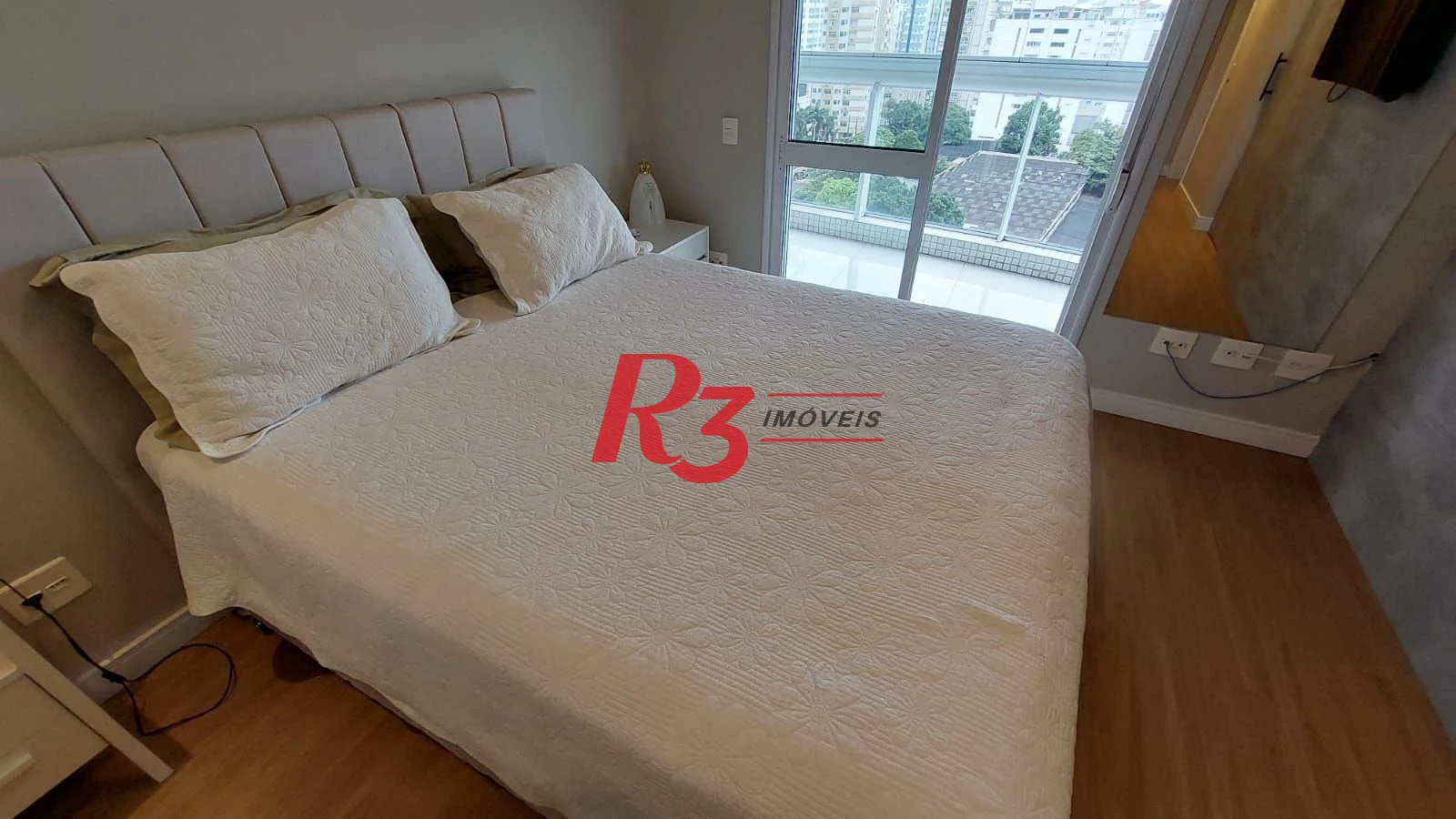 APARTAMENTO ALTO PADRÃO À VENDA NO BAIRRO DA APARECIDA EM SANTOS/SP