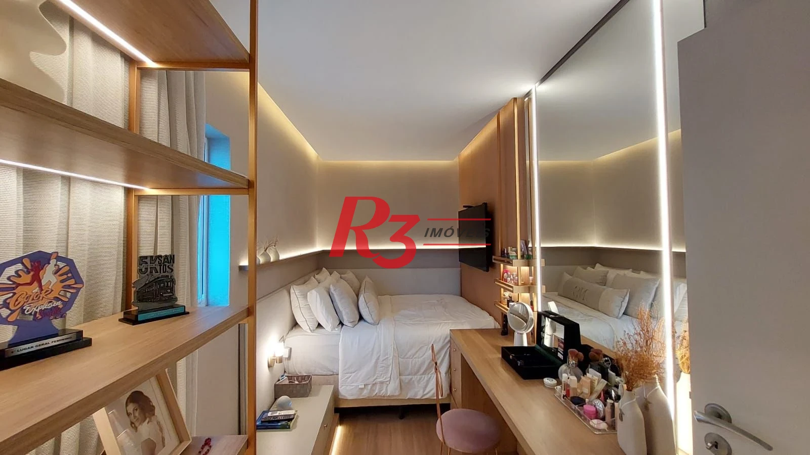 APARTAMENTO ALTO PADRÃO À VENDA NO BAIRRO DA APARECIDA EM SANTOS/SP