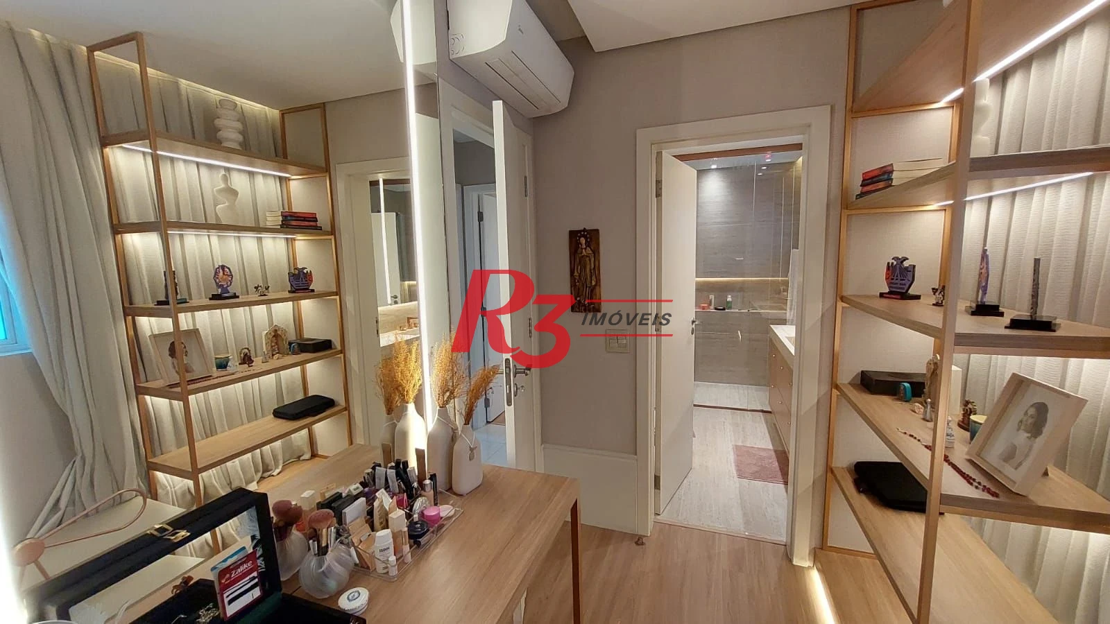 APARTAMENTO ALTO PADRÃO À VENDA NO BAIRRO DA APARECIDA EM SANTOS/SP