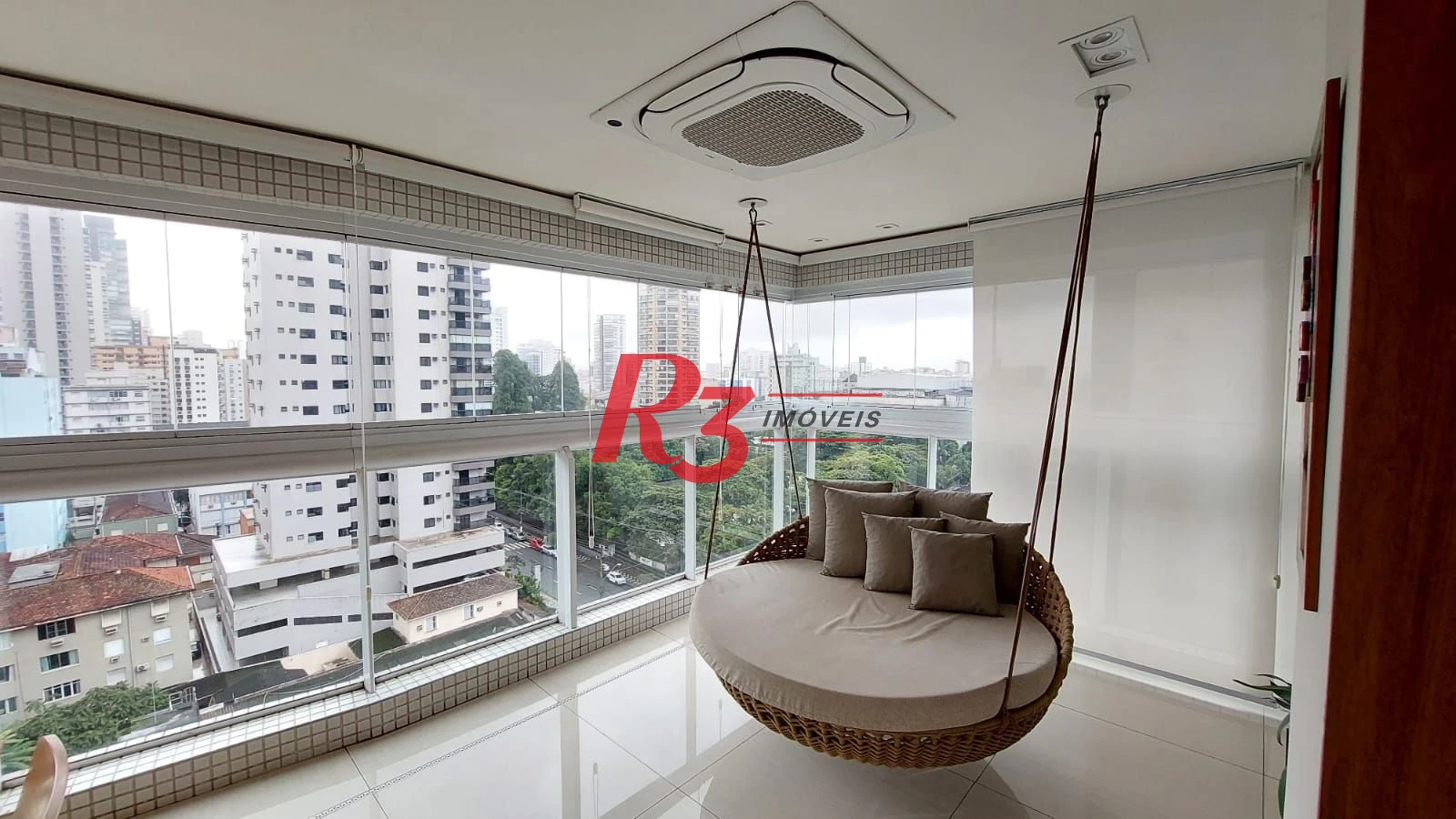 APARTAMENTO ALTO PADRÃO À VENDA NO BAIRRO DA APARECIDA EM SANTOS/SP