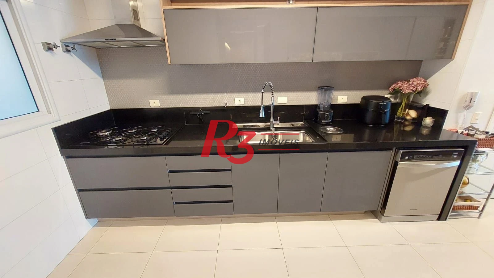 APARTAMENTO ALTO PADRÃO À VENDA NO BAIRRO DA APARECIDA EM SANTOS/SP