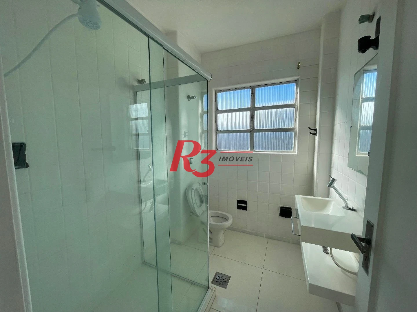 Apartamento para alugar, 81 m² - Gonzaga - Santos/SP