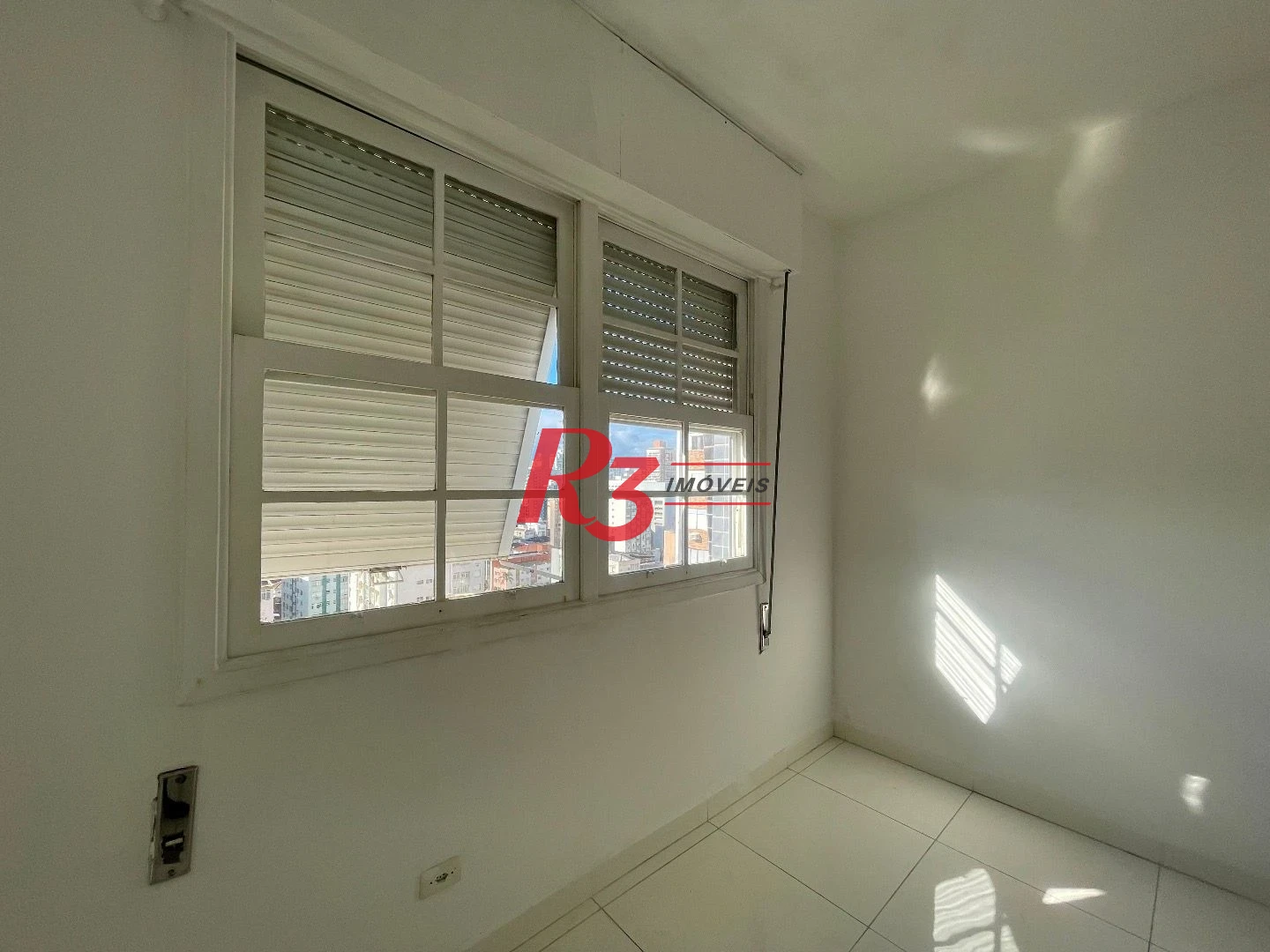 Apartamento para alugar, 81 m² - Gonzaga - Santos/SP