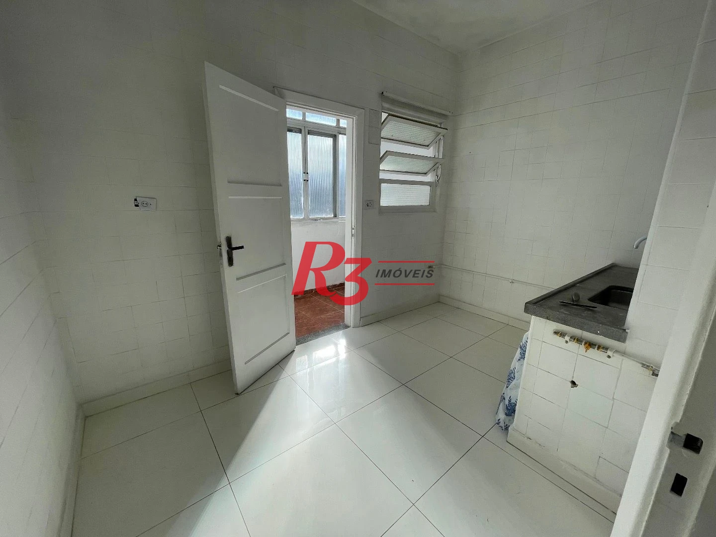 Apartamento para alugar, 81 m² - Gonzaga - Santos/SP