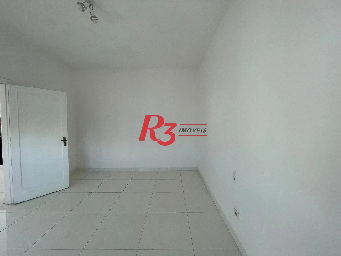 Apartamento para alugar, 81 m² - Gonzaga - Santos/SP