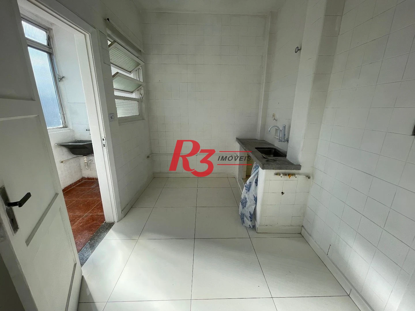 Apartamento para alugar, 81 m² - Gonzaga - Santos/SP