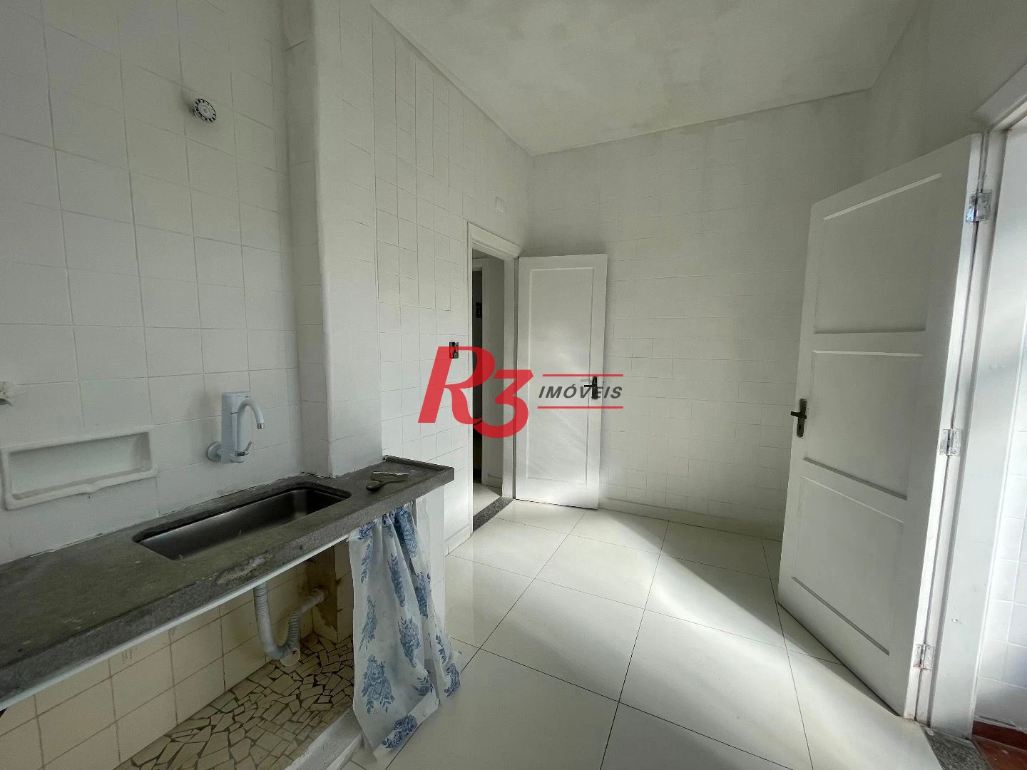 Apartamento para alugar, 81 m² - Gonzaga - Santos/SP