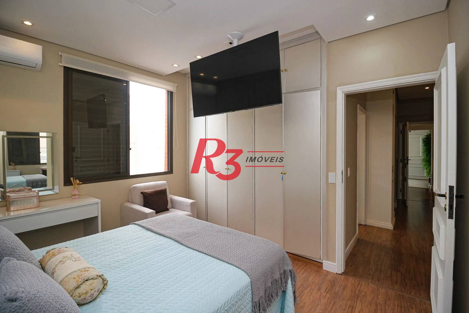 Apartamento com 3 dormitórios à venda, 117 m² por R$ 1.650.000,00 - Boqueirão - Santos/SP