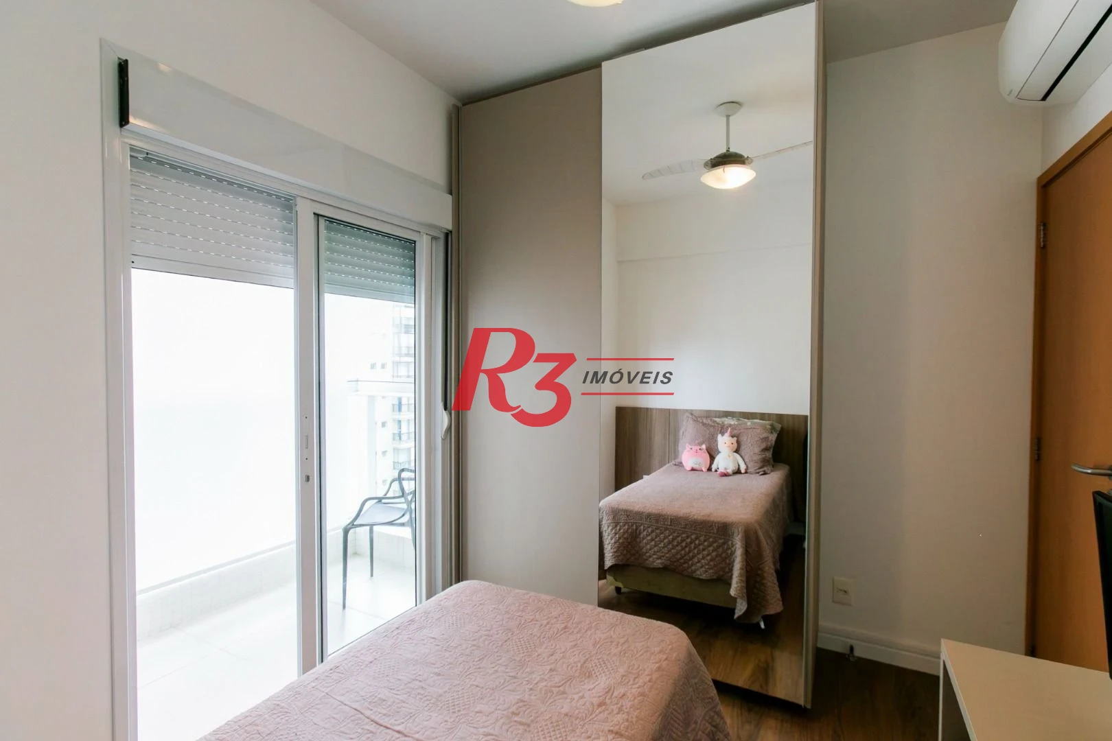 Apartamento com 3 dormitórios à venda, 110 m² por R$ 1.800.000,00 - Boqueirão - Santos/SP