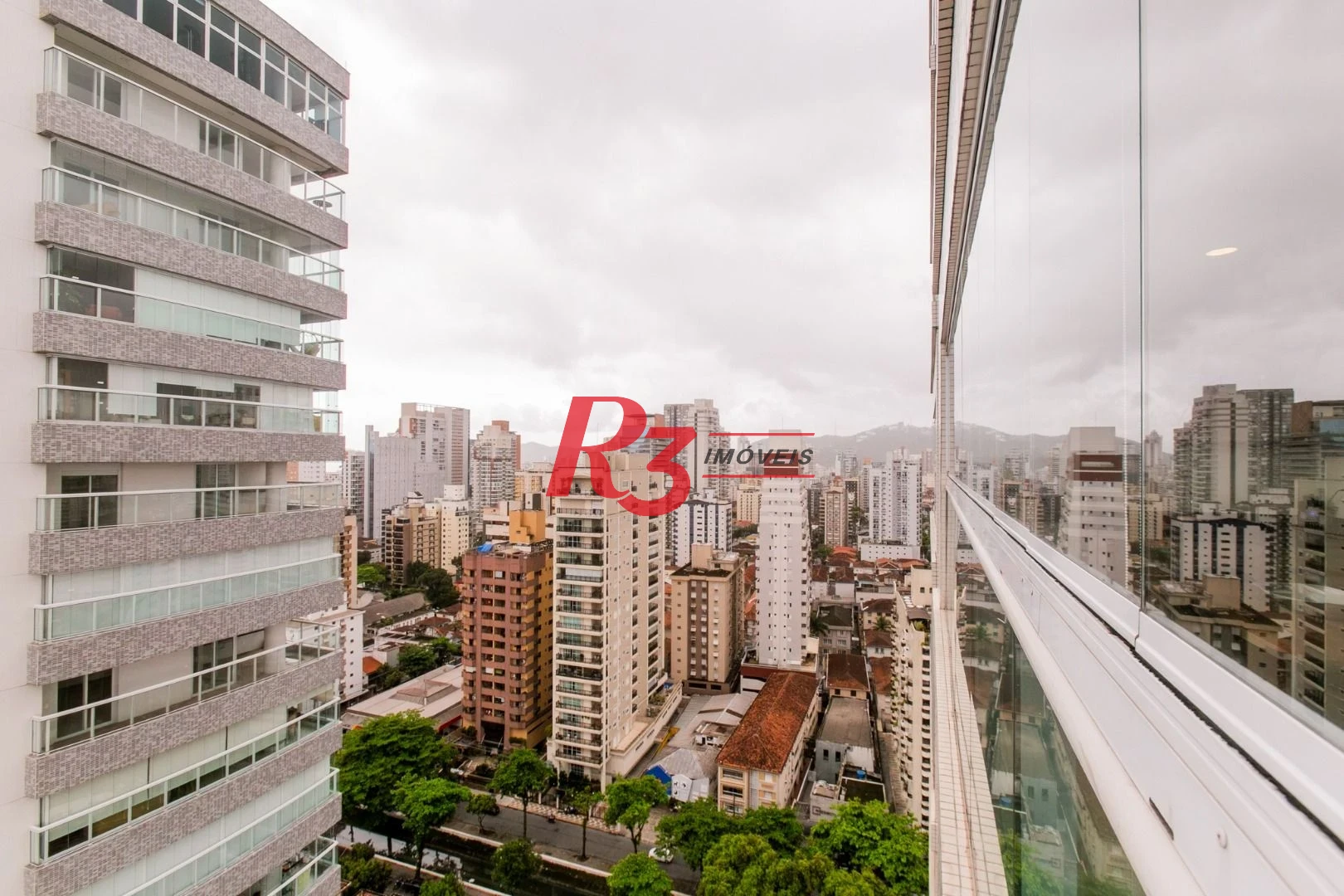 Apartamento com 3 dormitórios à venda, 110 m² por R$ 1.800.000,00 - Boqueirão - Santos/SP