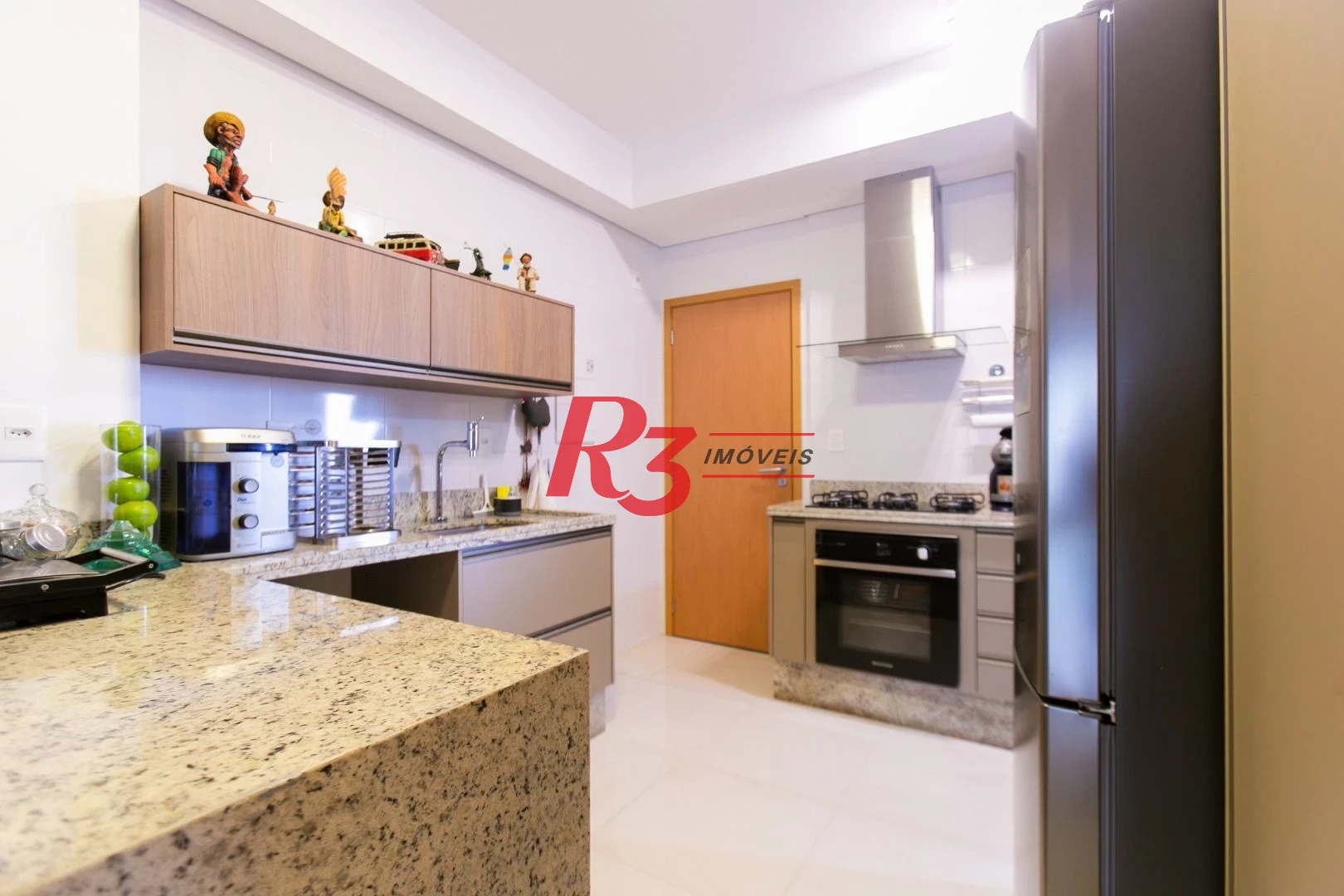 Apartamento com 3 dormitórios à venda, 110 m² por R$ 1.800.000,00 - Boqueirão - Santos/SP