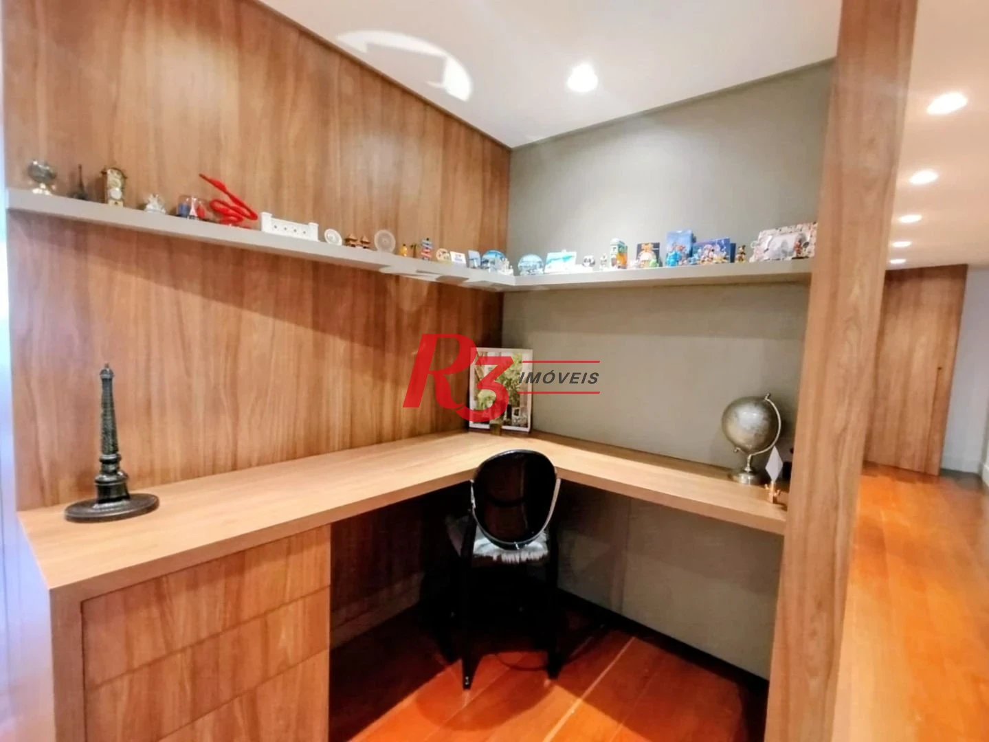 Apartamento com 4 dormitórios à venda, 318 m² por R$ 3.400.000,00 - Gonzaga - Santos/SP