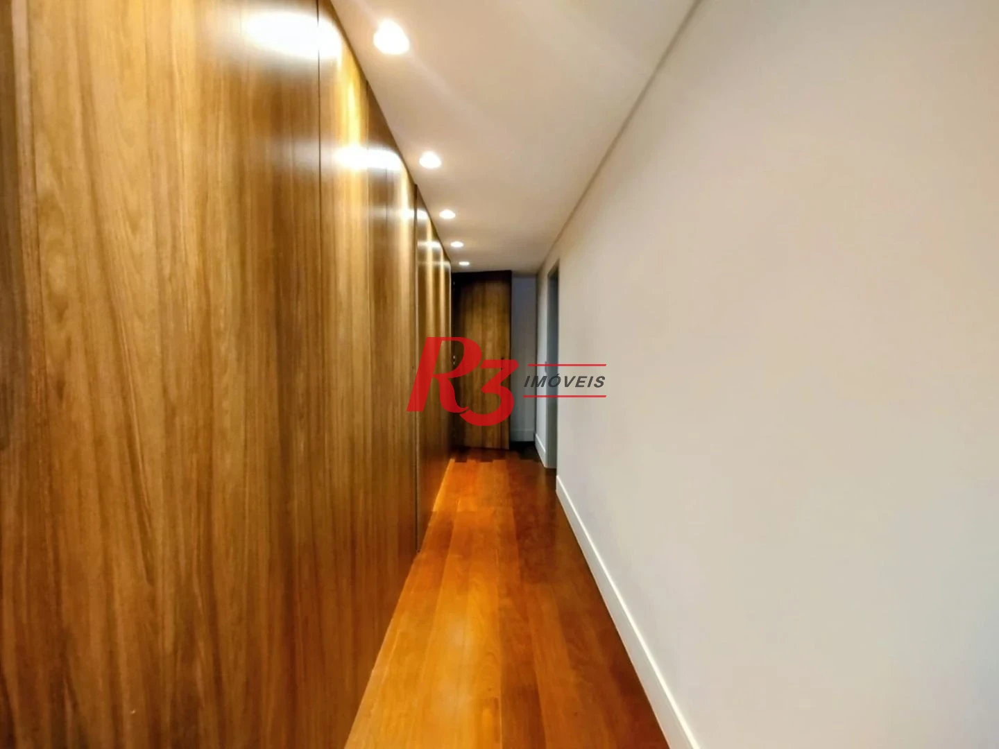 Apartamento com 4 dormitórios à venda, 318 m² por R$ 3.400.000,00 - Gonzaga - Santos/SP