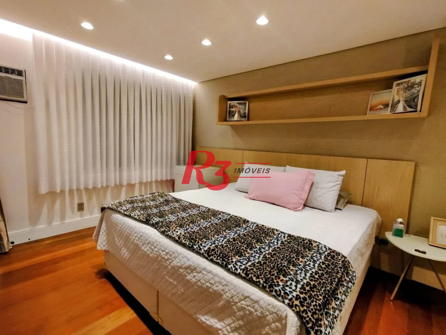 Apartamento com 4 dormitórios à venda, 318 m² por R$ 3.400.000,00 - Gonzaga - Santos/SP