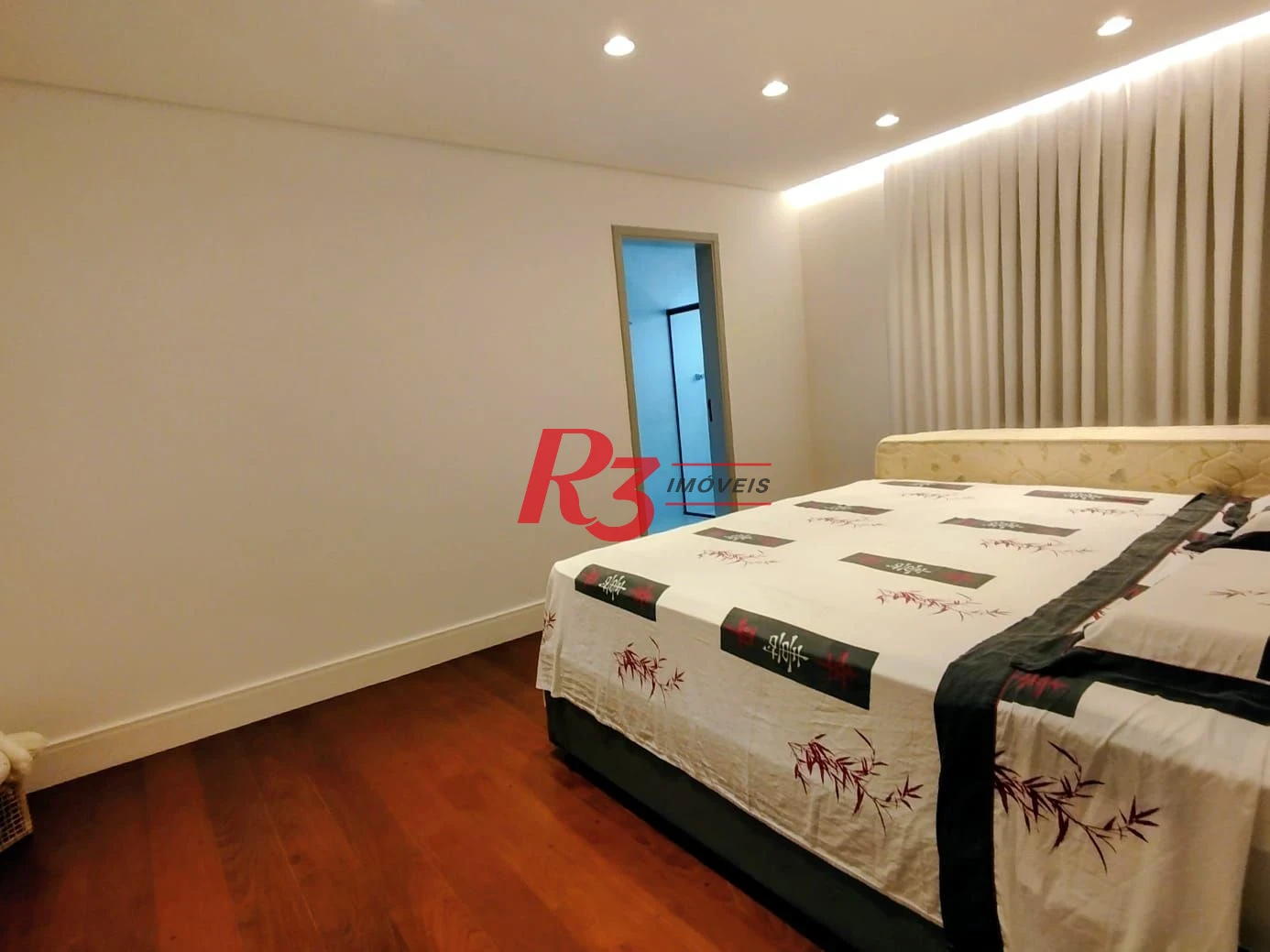 Apartamento com 4 dormitórios à venda, 318 m² por R$ 3.400.000,00 - Gonzaga - Santos/SP