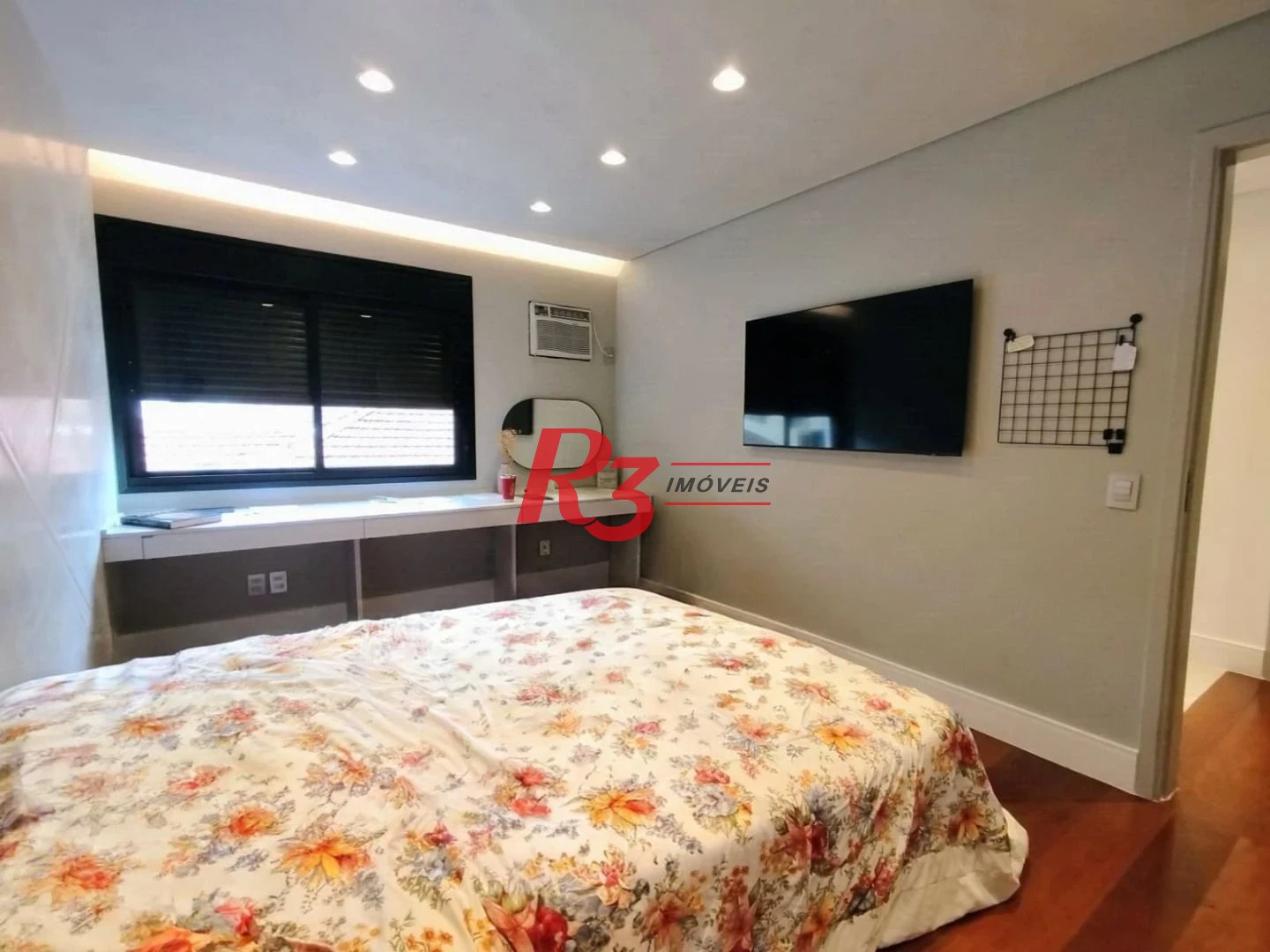 Apartamento com 4 dormitórios à venda, 318 m² por R$ 3.400.000,00 - Gonzaga - Santos/SP