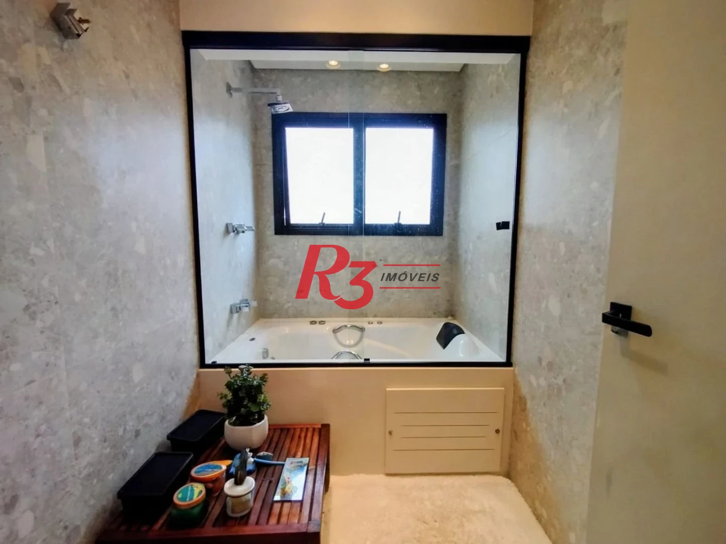Apartamento com 4 dormitórios à venda, 318 m² por R$ 3.400.000,00 - Gonzaga - Santos/SP