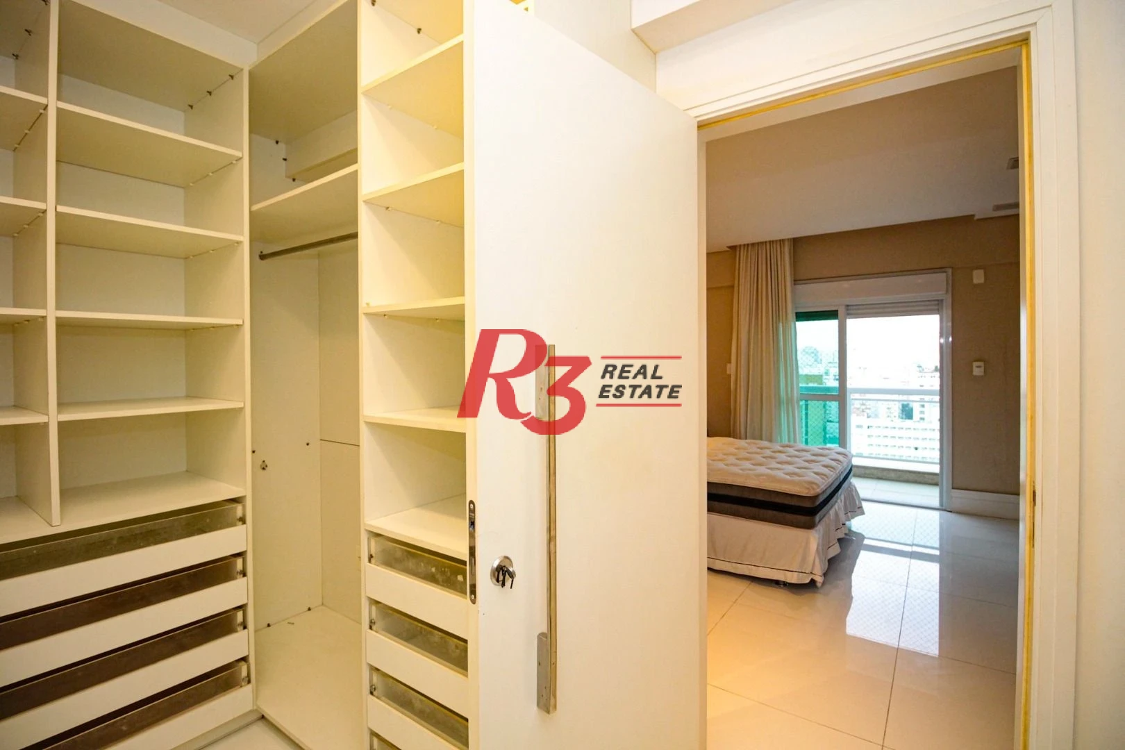 Apartamento com 4 dormitórios para alugar, 360 m² por R$ 37.500,00/mês - Gonzaga - Santos/SP
