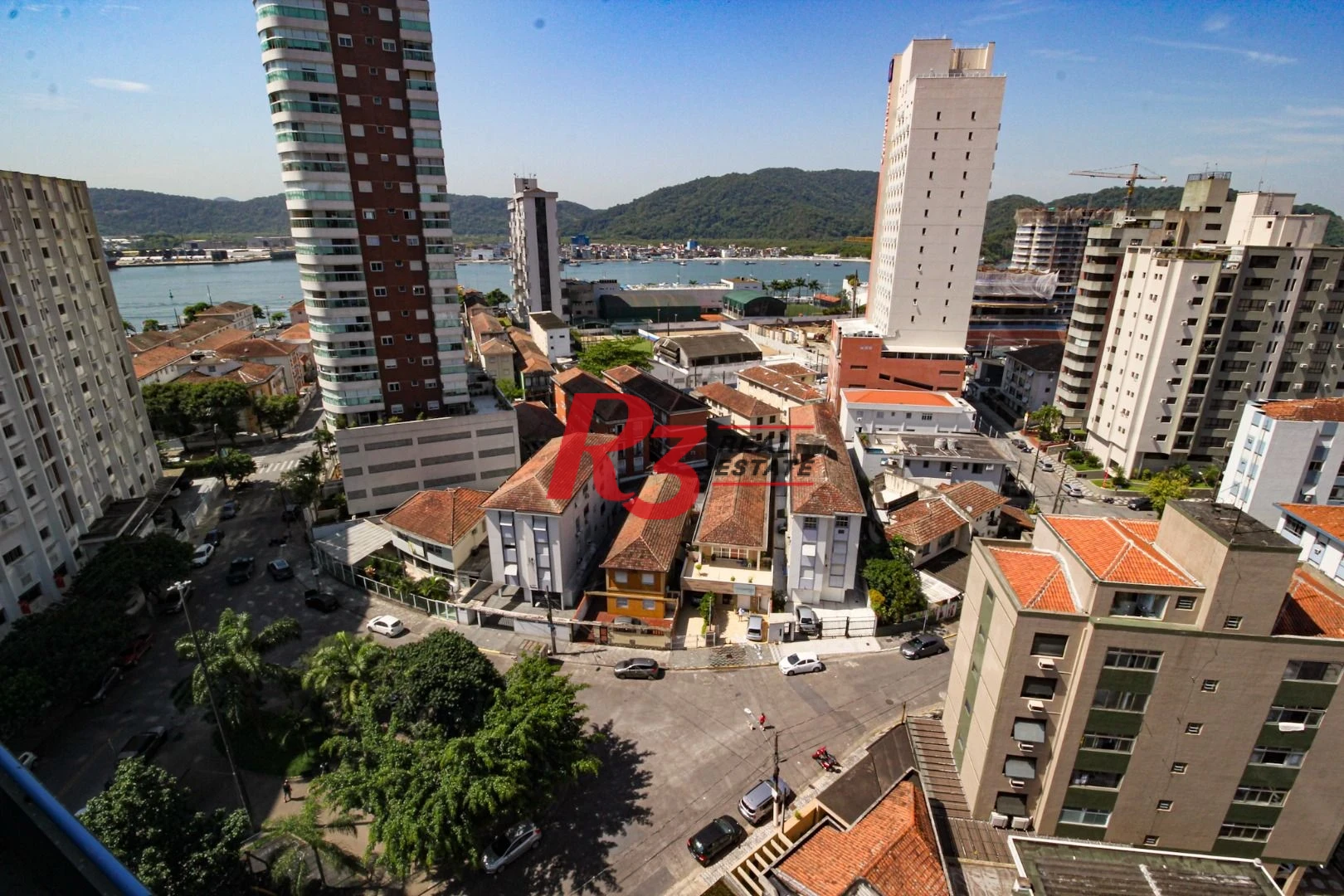 Cobertura com 4 dormitórios à venda, 392 m² por R$ 3.000.000,00 - Ponta da Praia - Santos/SP