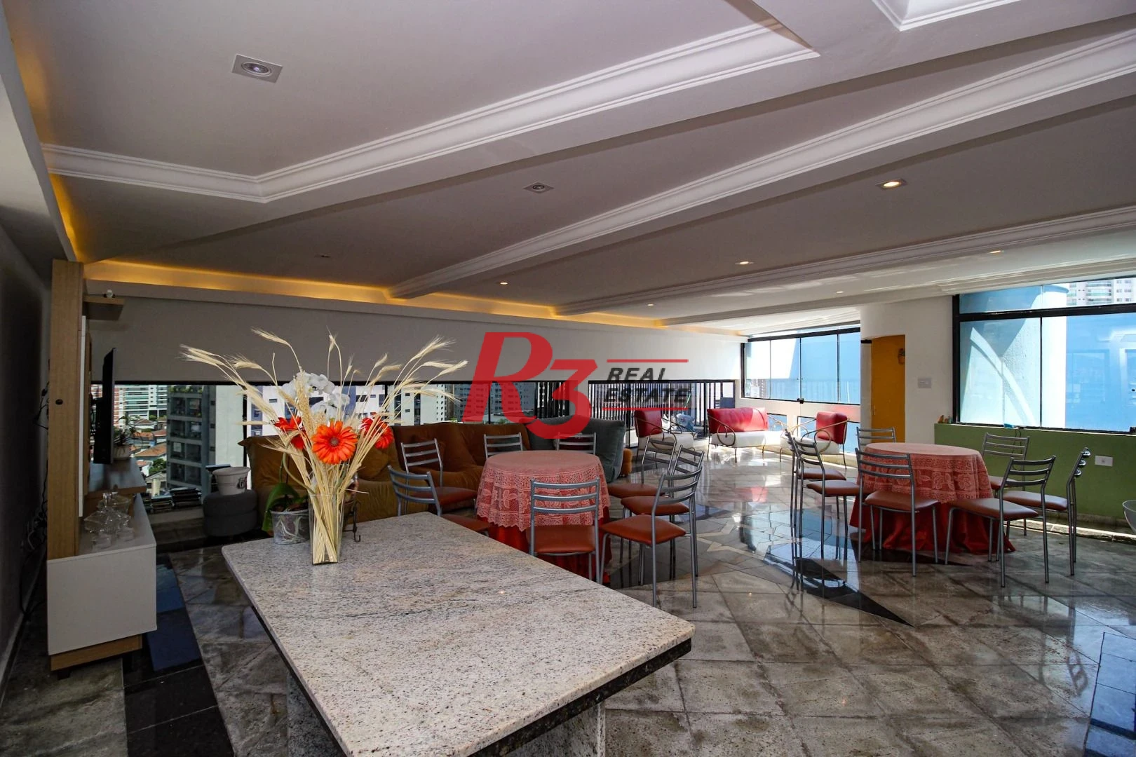 Cobertura com 4 dormitórios à venda, 392 m² por R$ 3.000.000,00 - Ponta da Praia - Santos/SP