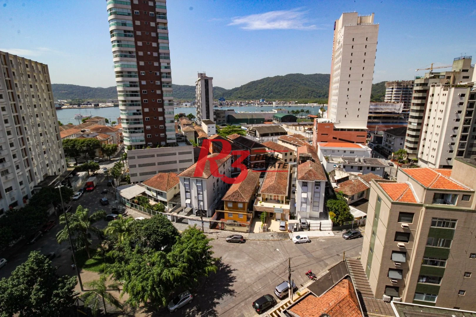 Cobertura com 4 dormitórios à venda, 392 m² por R$ 3.000.000,00 - Ponta da Praia - Santos/SP