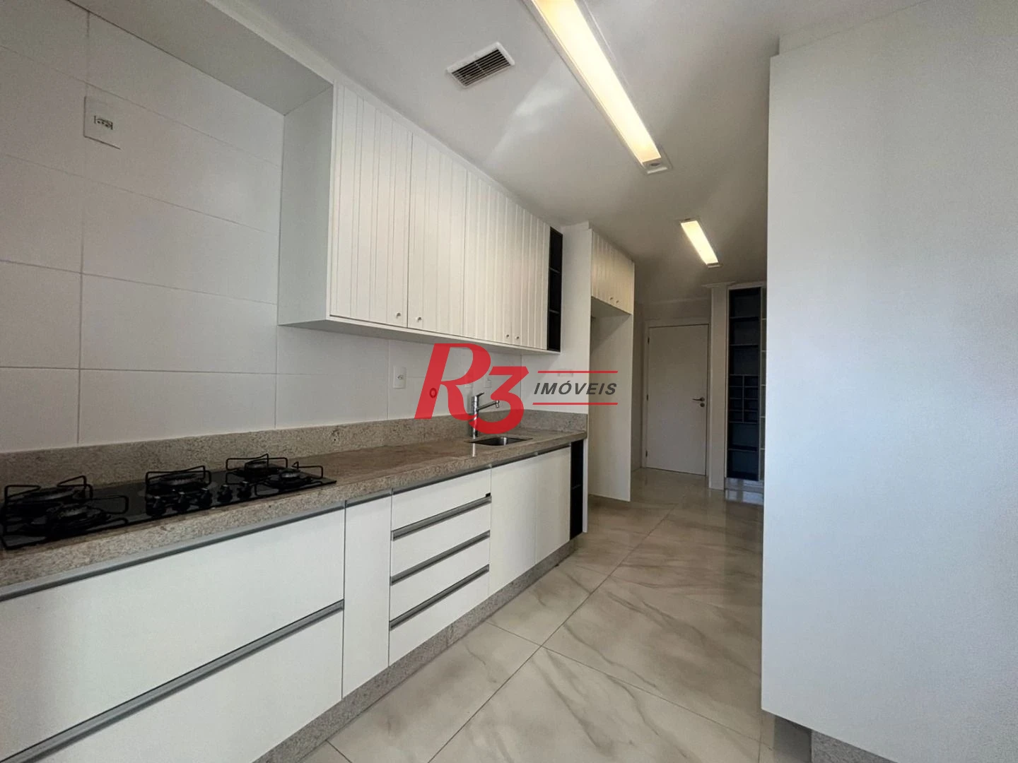 Apartamento com 3 dormitórios à venda, 143 m² por R$ 3.000.000,00 - Boqueirão - Santos/SP