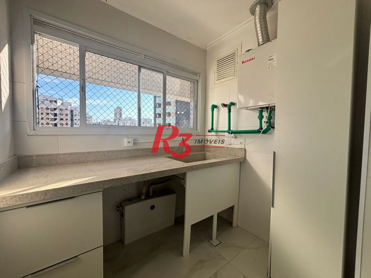 Apartamento com 3 dormitórios à venda, 143 m² por R$ 3.000.000,00 - Boqueirão - Santos/SP