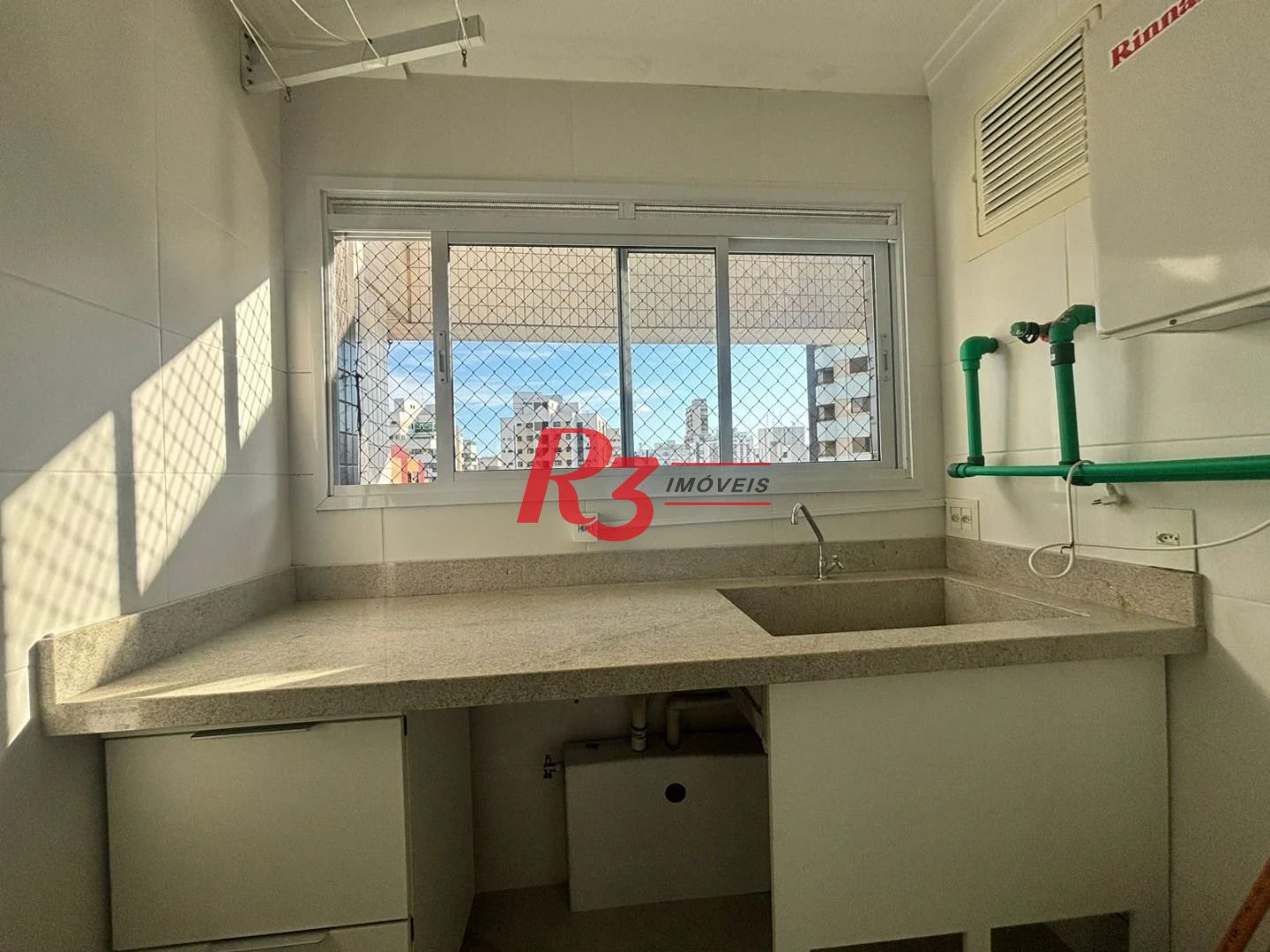 Apartamento com 3 dormitórios à venda, 143 m² por R$ 3.000.000,00 - Boqueirão - Santos/SP