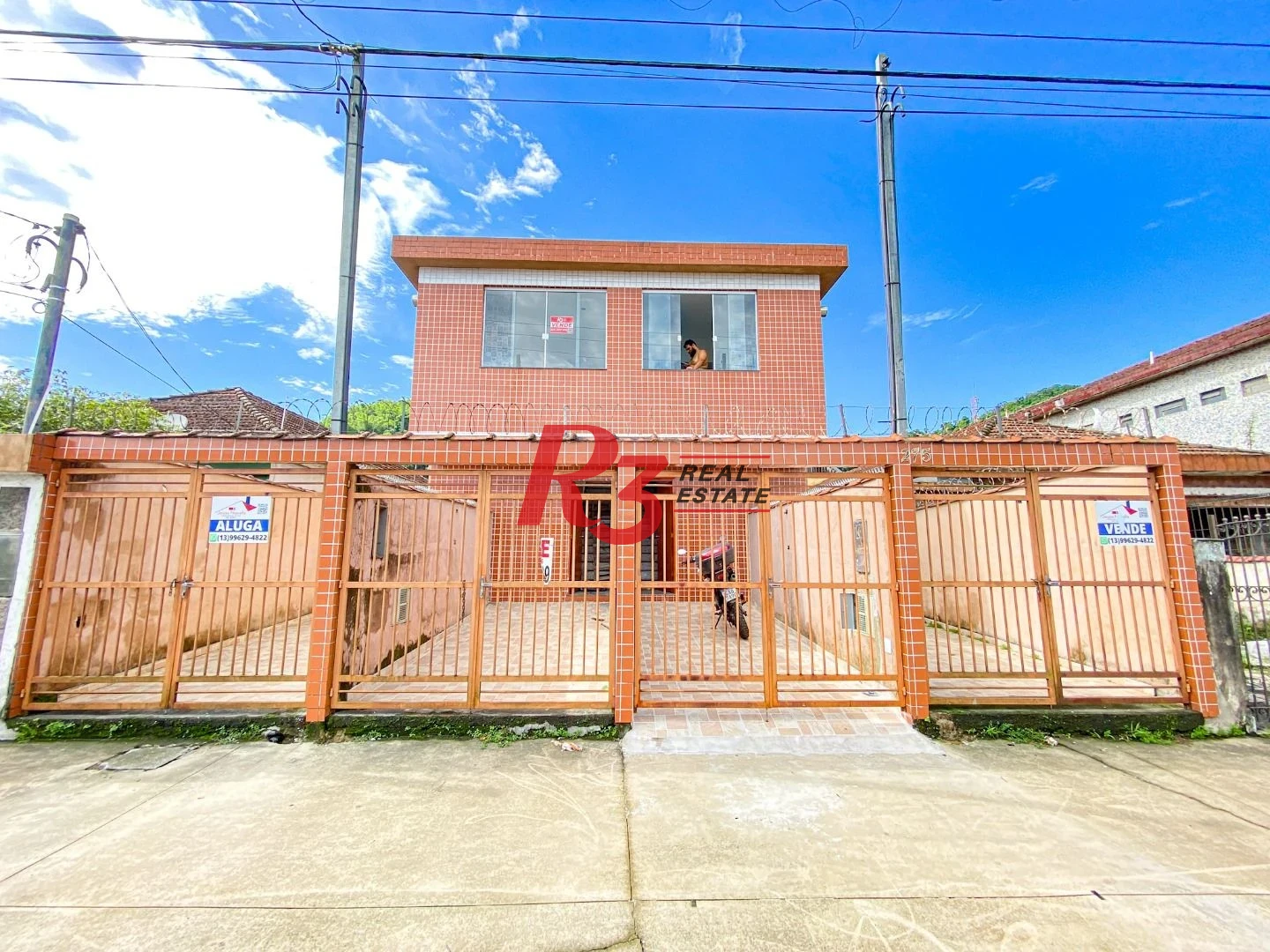 Casa sobreposta alta com 2 dormitórios à venda, 60 m² - Chico de Paula - Santos/SP