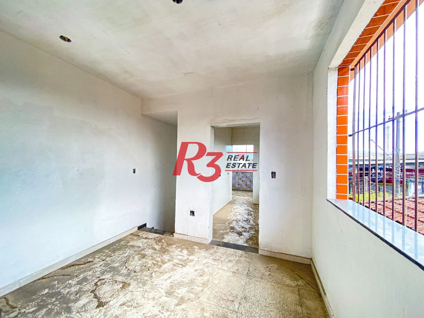 Casa sobreposta alta com 2 dormitórios à venda, 60 m² - Chico de Paula - Santos/SP