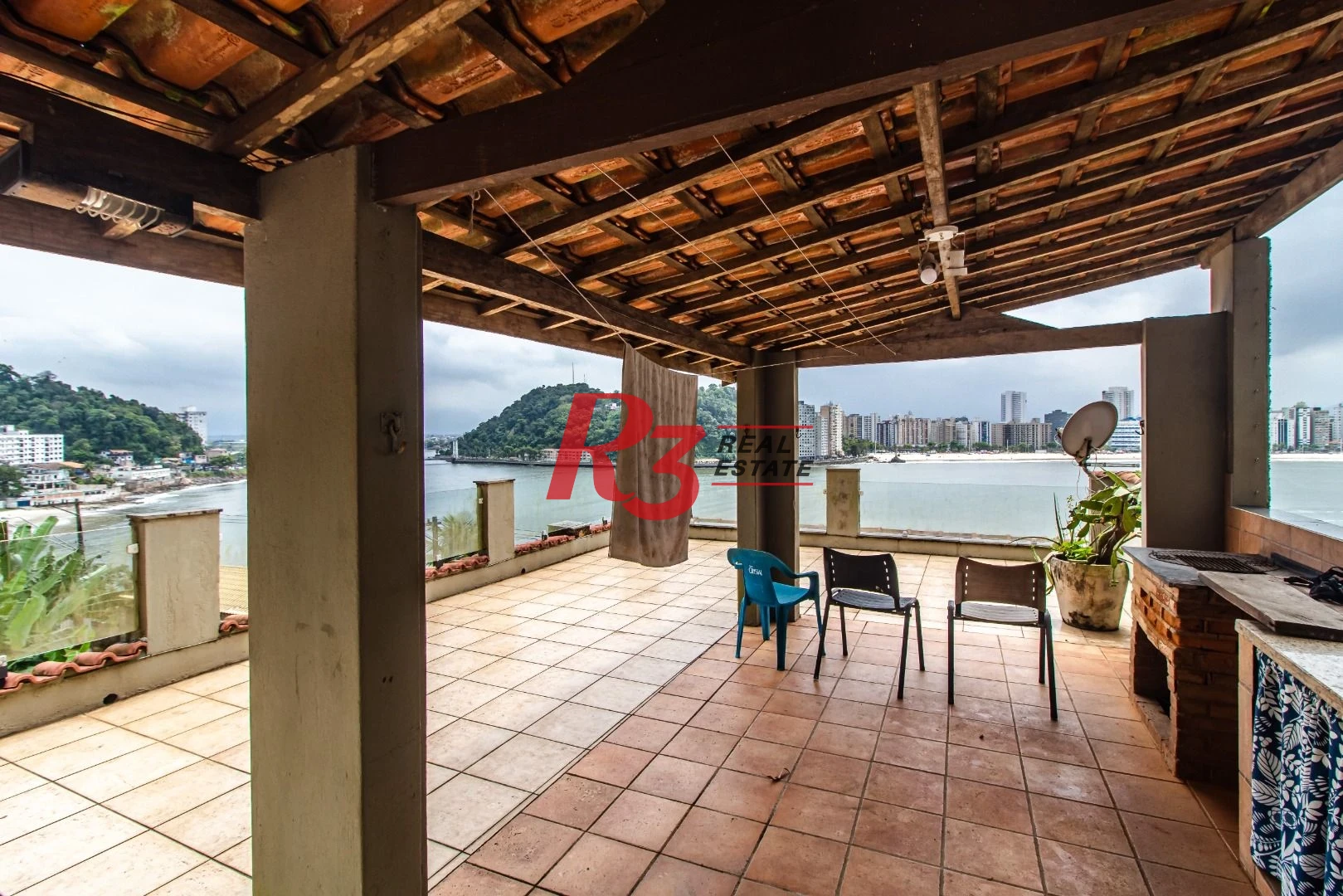Casa com 3 dormitórios à venda, 350 m² por R$ 850.000,00 - Parque Prainha - São Vicente/SP