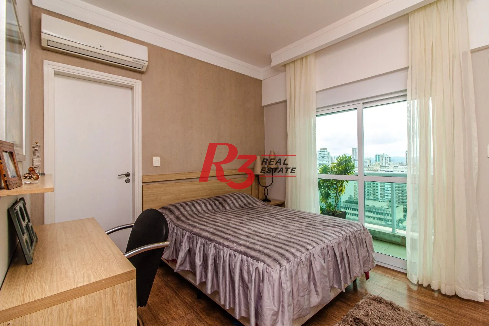 Apartamento com 4 dormitórios, 360 m² - venda ou aluguel - Gonzaga - Santos/SP