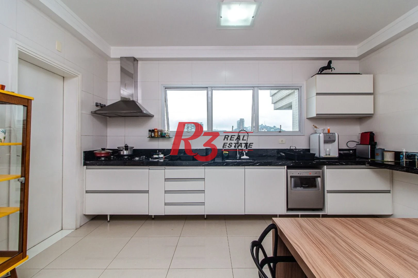 Apartamento com 4 dormitórios, 360 m² - venda ou aluguel - Gonzaga - Santos/SP