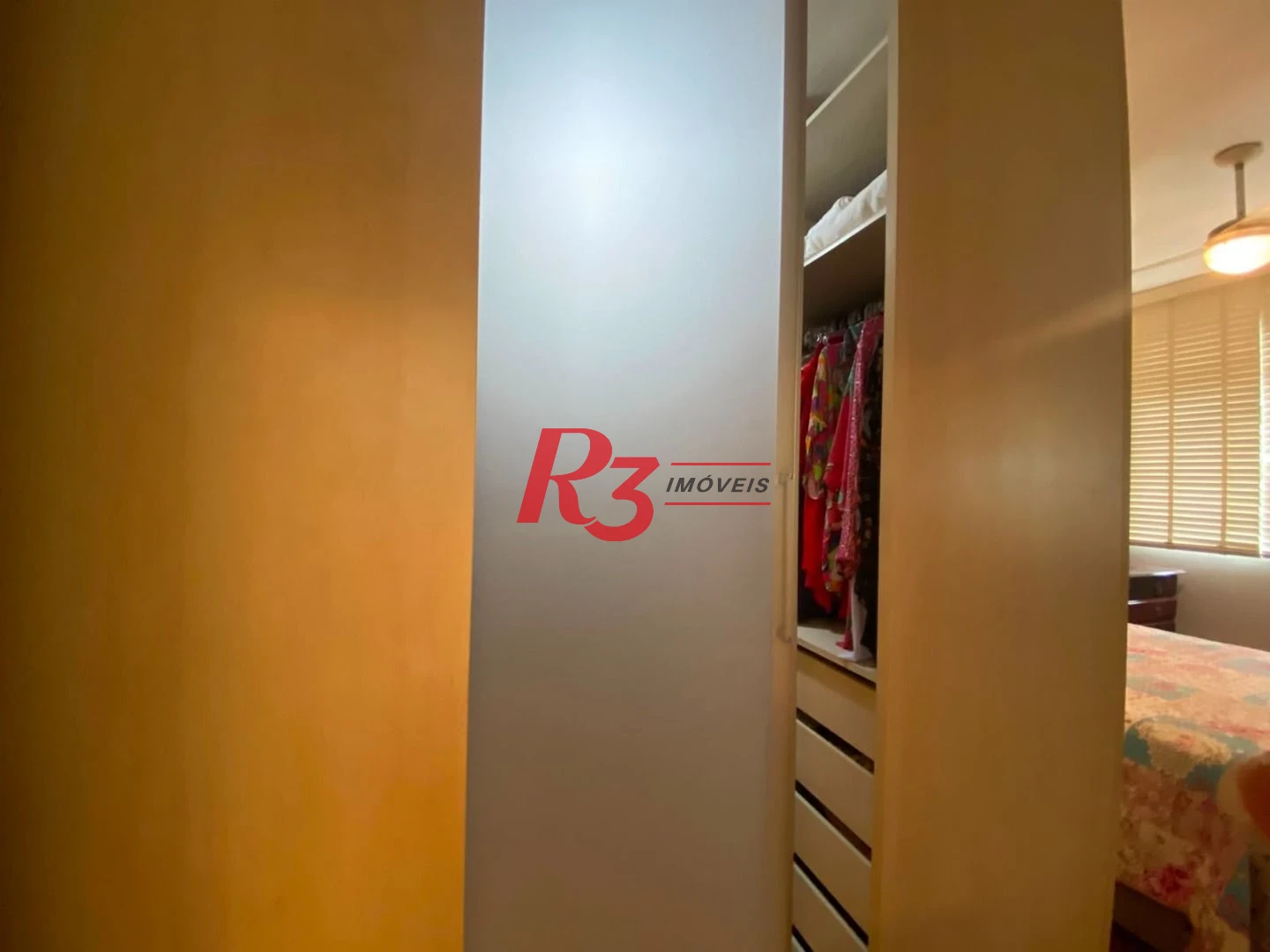 Apartamento com 2 dormitórios à venda, 84 m² por R$ 572.000,00 - Gonzaga - Santos/SP