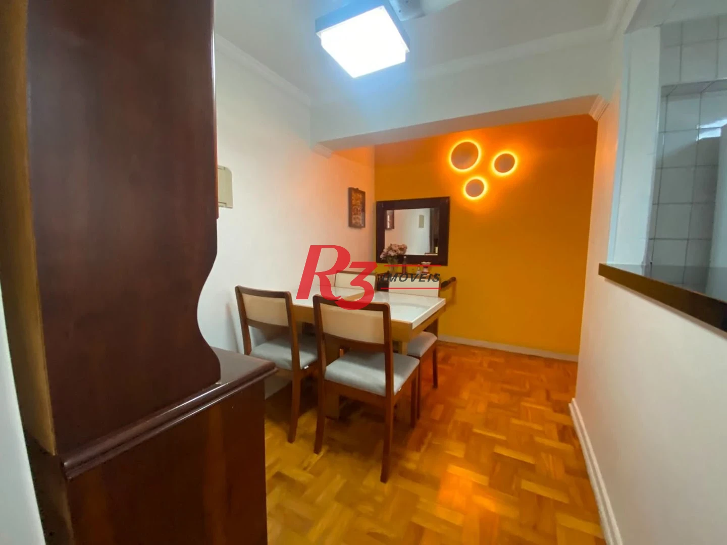 Apartamento com 2 dormitórios à venda, 84 m² por R$ 572.000,00 - Gonzaga - Santos/SP