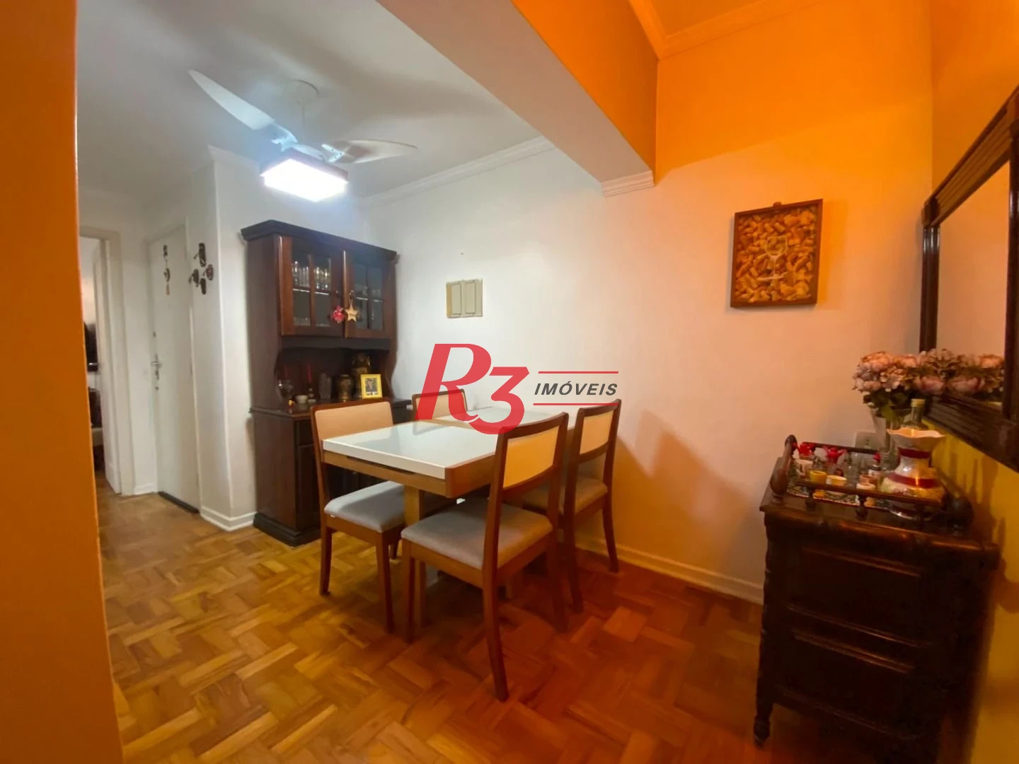 Apartamento com 2 dormitórios à venda, 84 m² por R$ 572.000,00 - Gonzaga - Santos/SP