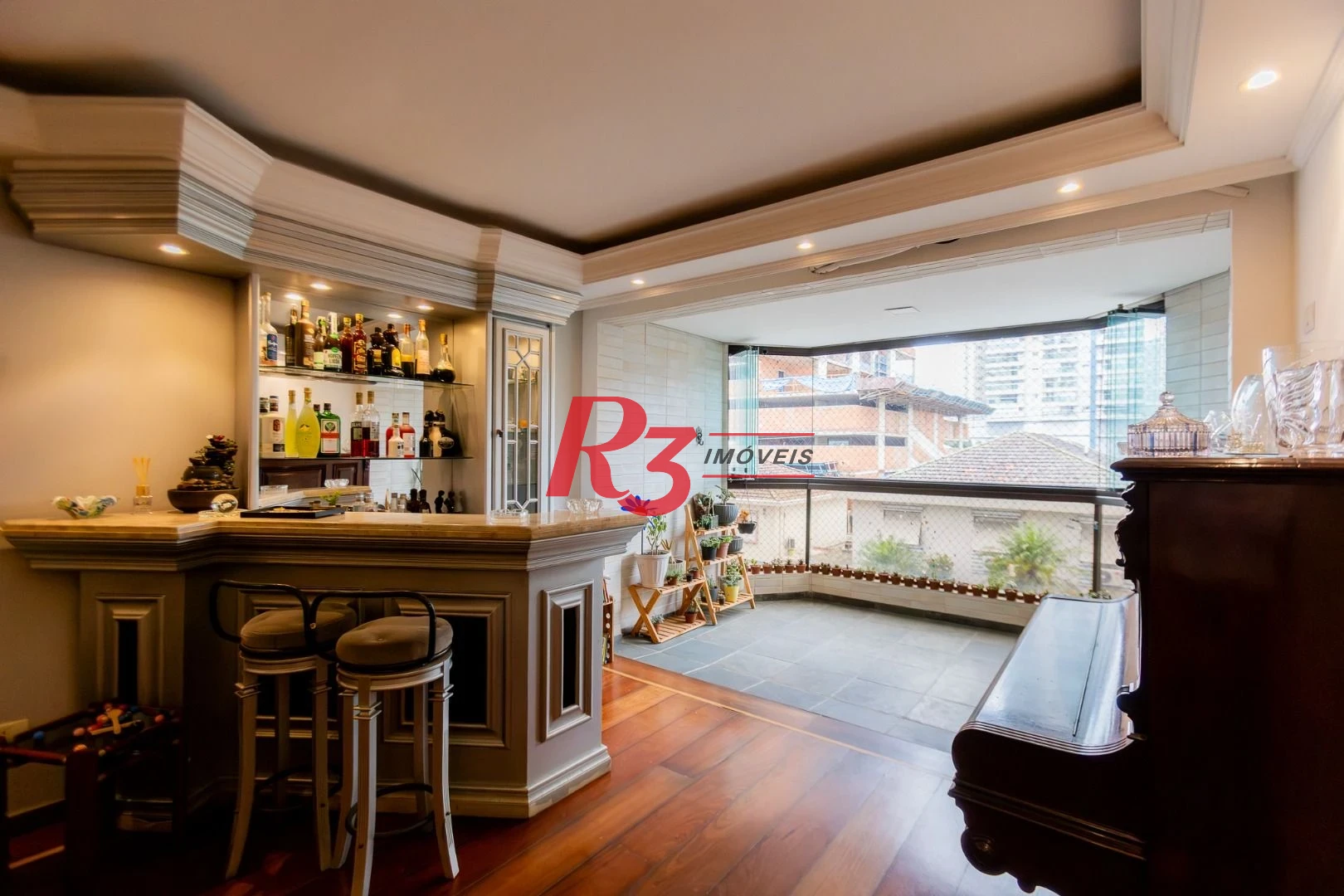 Apartamento com 4 dormitórios à venda, 221 m² por R$ 1.300.000,00 - Ponta da Praia - Santos/SP