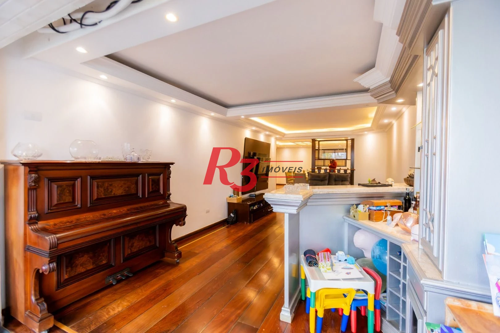 Apartamento com 4 dormitórios à venda, 221 m² por R$ 1.300.000,00 - Ponta da Praia - Santos/SP