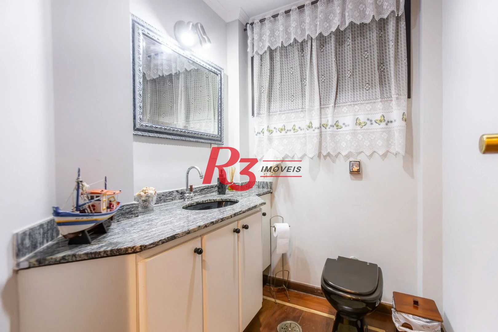 Apartamento com 4 dormitórios à venda, 221 m² por R$ 1.300.000,00 - Ponta da Praia - Santos/SP