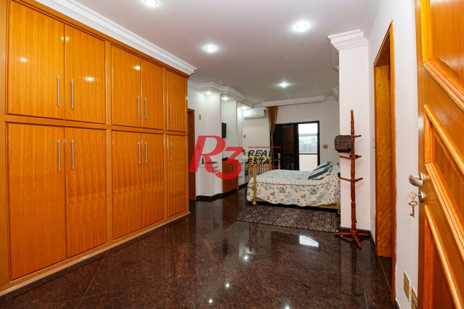 Cobertura com 4 dormitórios à venda, 800 m² por R$ 4.000.000,00 - Vila Guilhermina - Praia Grande/SP