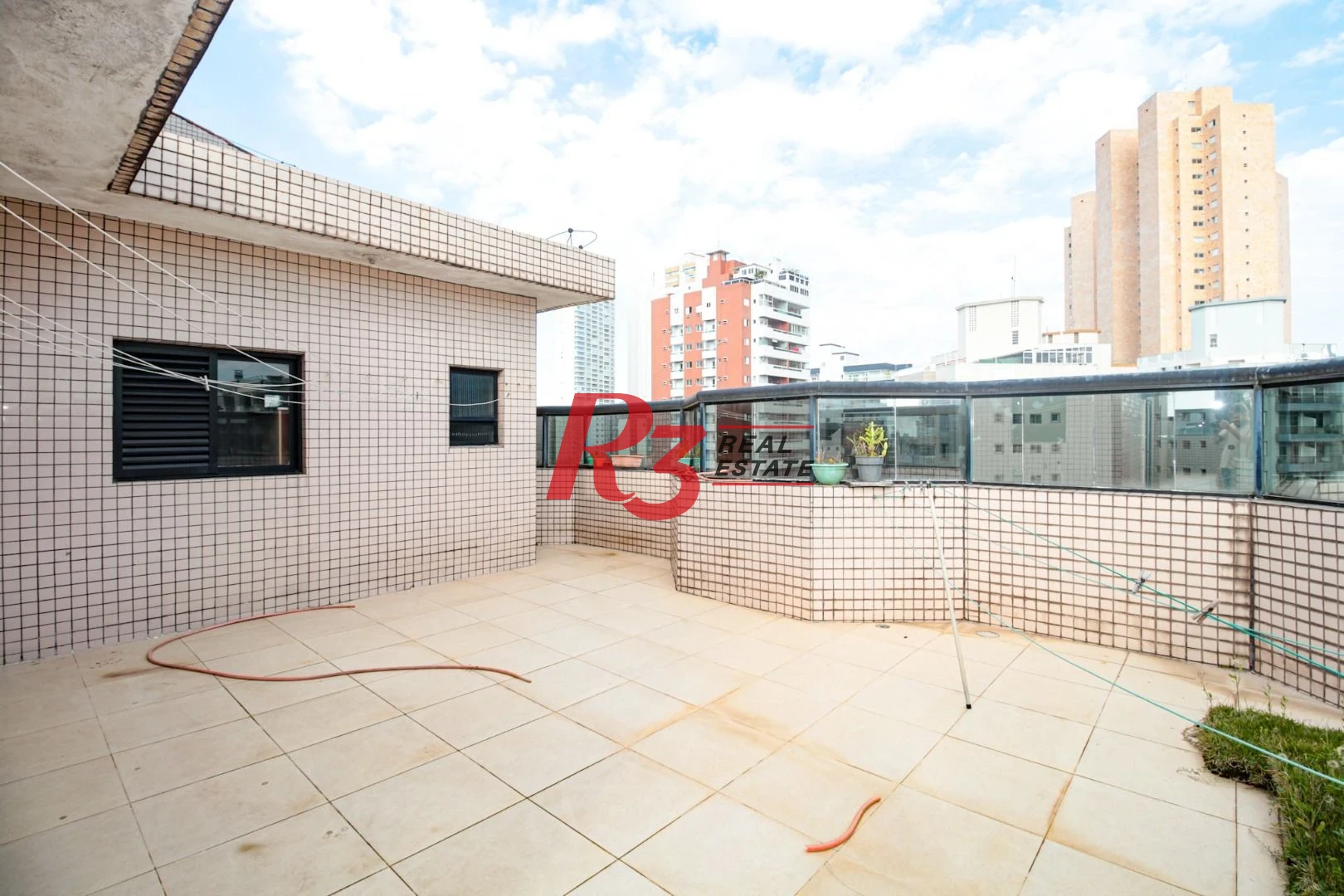 Cobertura com 4 dormitórios à venda, 800 m² por R$ 4.000.000,00 - Vila Guilhermina - Praia Grande/SP