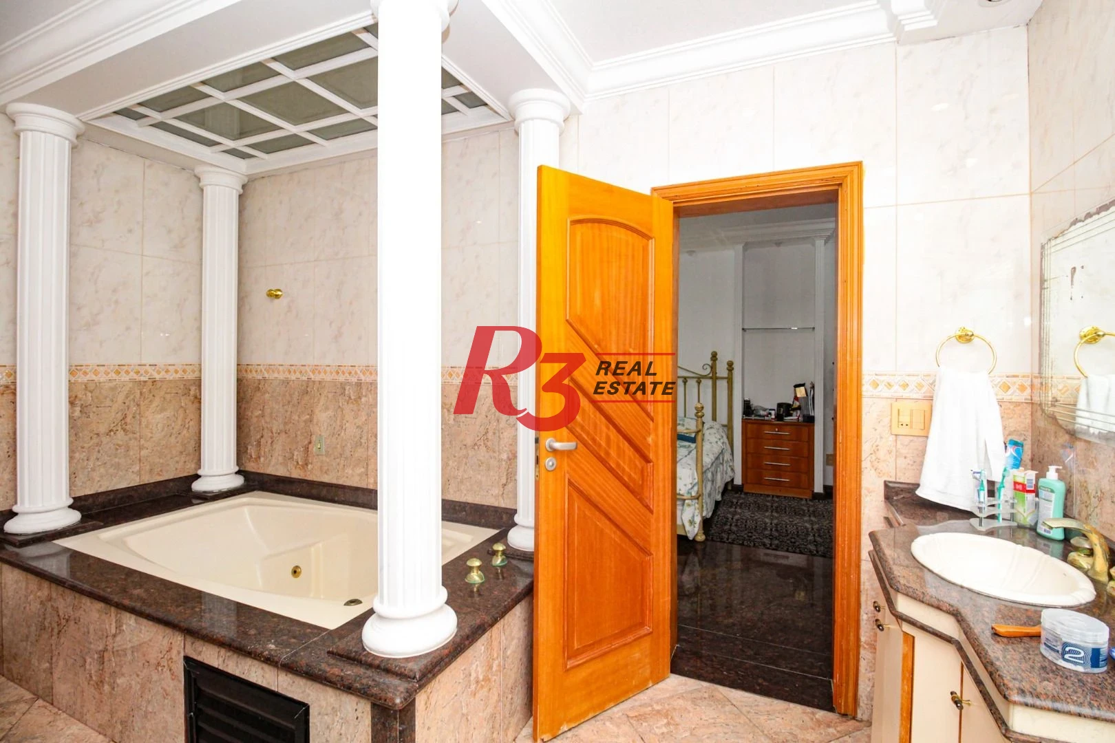 Cobertura com 4 dormitórios à venda, 800 m² por R$ 4.000.000,00 - Vila Guilhermina - Praia Grande/SP