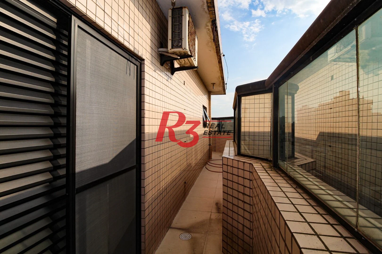 Cobertura com 4 dormitórios à venda, 800 m² por R$ 4.000.000,00 - Vila Guilhermina - Praia Grande/SP