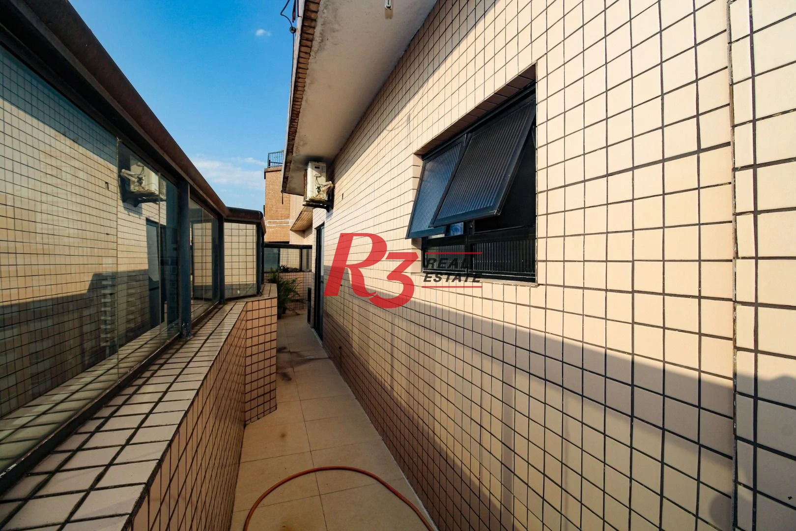 Cobertura com 4 dormitórios à venda, 800 m² por R$ 4.000.000,00 - Vila Guilhermina - Praia Grande/SP
